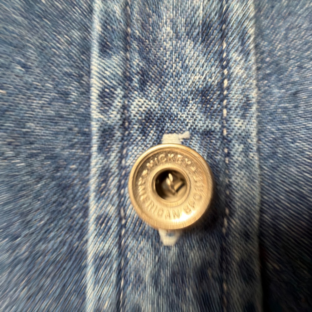 $75 Disney vintage denim camp shirt size L - Picture 8 of 11